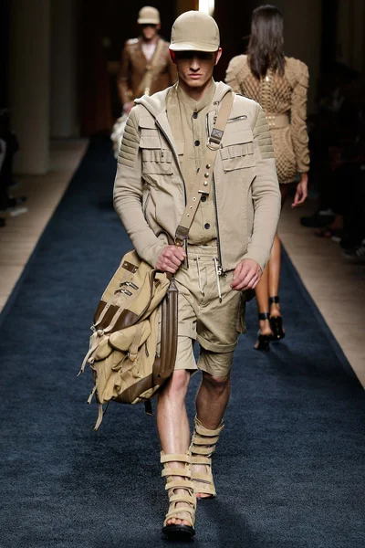 Look 11